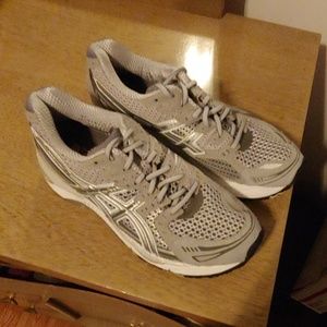 Women's Asics Gel-Elevation 6 Size 8